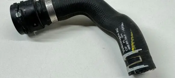 Porsche Cayenne (9Y0 9Y3) Engine coolant pipe/hose 4M0819314 4M0819314F