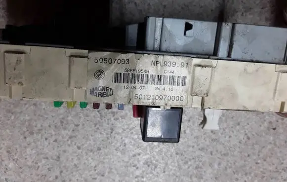 Alfa Romeo 159 Fuse box set 50507093 60686059