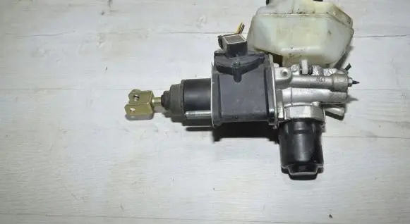 Mercedes-Benz CLS C219 Master brake cylinder 0204024105