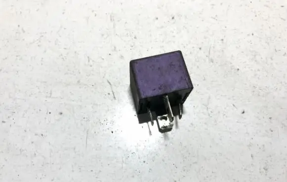 Renault Megane I Other relay 12v50a03525