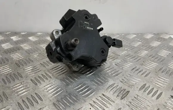 BMW 3 E90 E91 Fuel injection high pressure pump 7788670 0445010045 0508549011