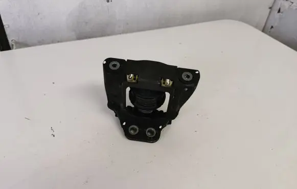 Volvo XC60 Engine mount bracket 32137436