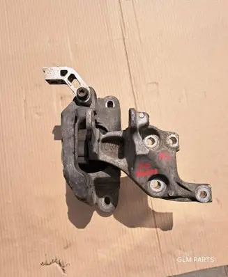 Engine mounting bracket
