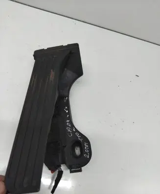 Volkswagen Touran I Accelerator throttle pedal 2K5723503A 6PV00868931