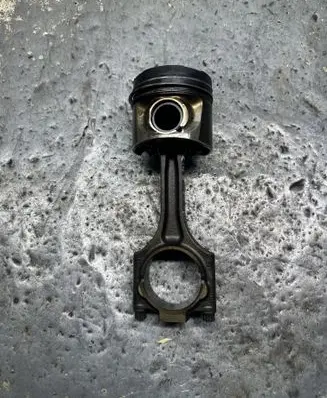 Volvo V70 Piston with connecting rod 