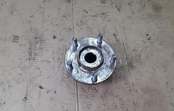 Nissan Leaf I (ZE0) Front wheel ball bearing NOCODE