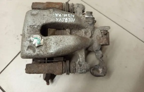 Opel Meriva A Rear brake caliper