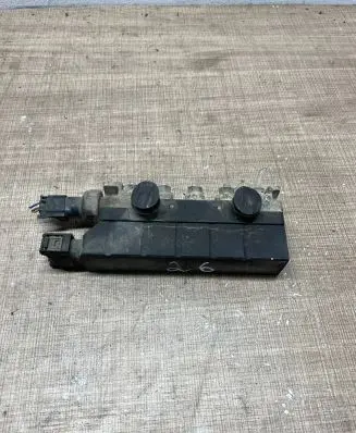 Mercedes-Benz S W220 Air suspension valve block A2203200258