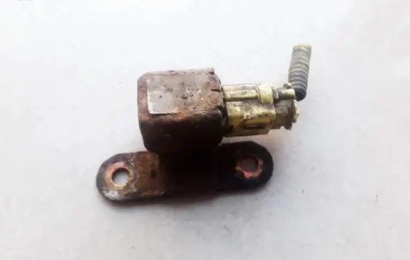 Suzuki Grand Vitara II Airbag deployment crash/impact sensor 3893065J10 38930-65J10