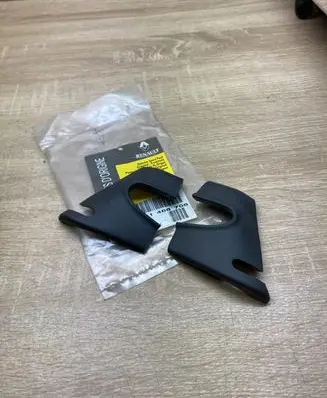 Renault Megane I Rear bumper corner part panel trim 7701468708 7700834259 7700834260