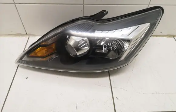 Ford Focus Headlight/headlamp 8M5113D155CF