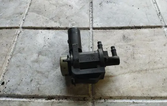 Audi A6 S6 C6 4F Vacuum valve 1J0906283C
