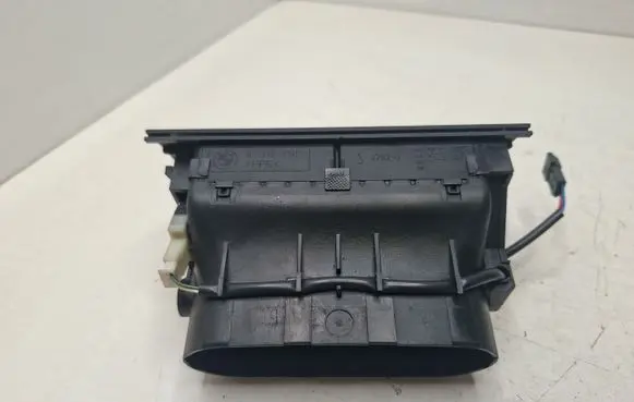 BMW 5 E39 Rear air vent grill 8376150
