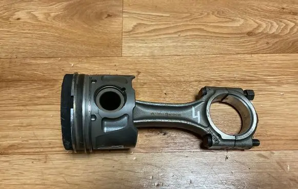 Ford Mondeo MK IV Piston with connecting rod 9677840380
