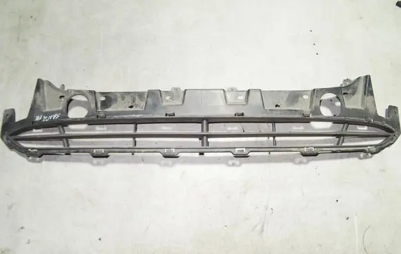 Hyundai Santa Fe Front bumper lower grill 865122B700
