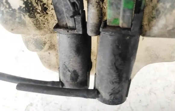 Mitsubishi Colt Windscreen/windshield washer pump