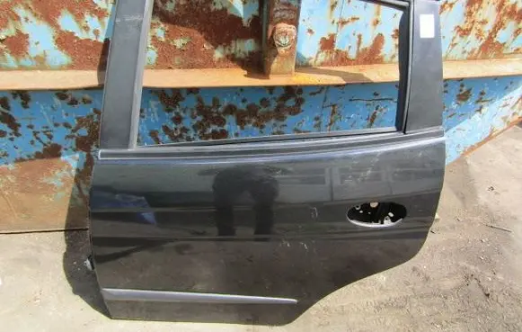 Chevrolet Rezzo Rear door 