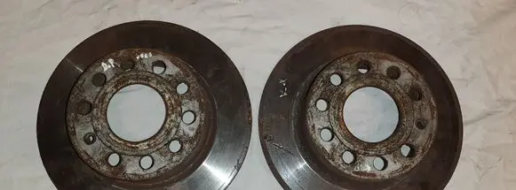 Volkswagen Golf V Rear brake disc