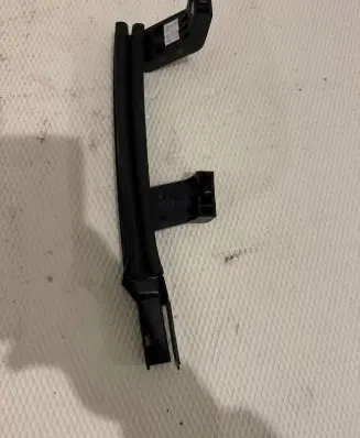 Peugeot 3008 II Front door windshield rail 9811896480