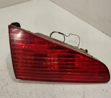 Peugeot 607 Tailgate rear/tail lights