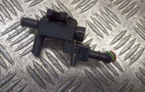 Opel Astra H Valve vacuum 