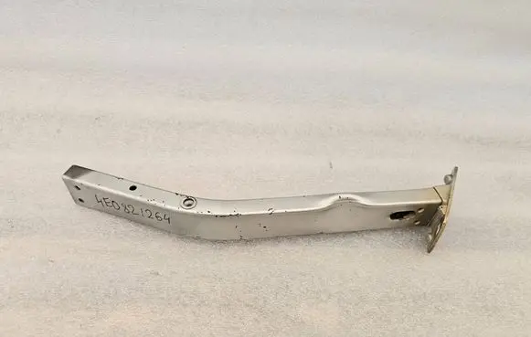 Audi A8 S8 D3 4E Front splash guards bracket 4E0821264