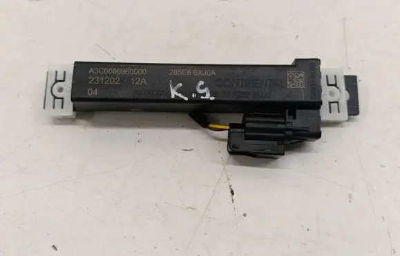 Renault Arkana Keyless system antenna 285E66XJ0A