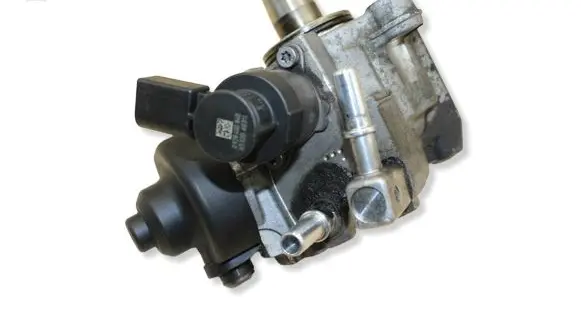 BMW 3 F30 F35 F31 Fuel injection high pressure pump 0445010764 160520 8511626