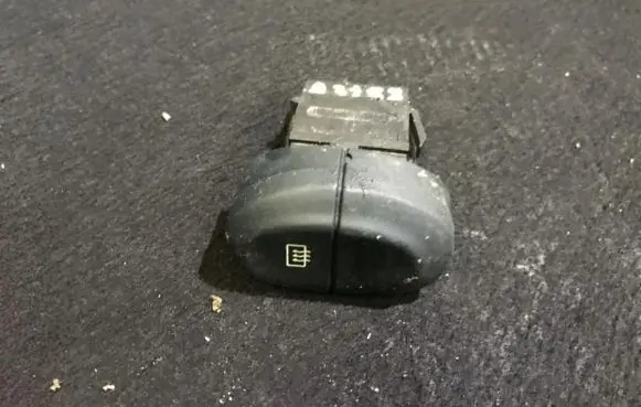 Renault Megane I Windscreen/window heater switch