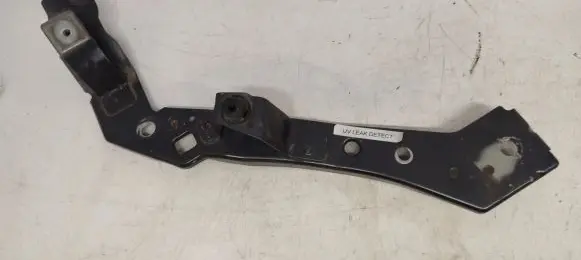 Headlight/headlamp mounting bracket