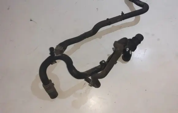 Mercedes-Benz B W245 Engine coolant pipe/hose 2095012682