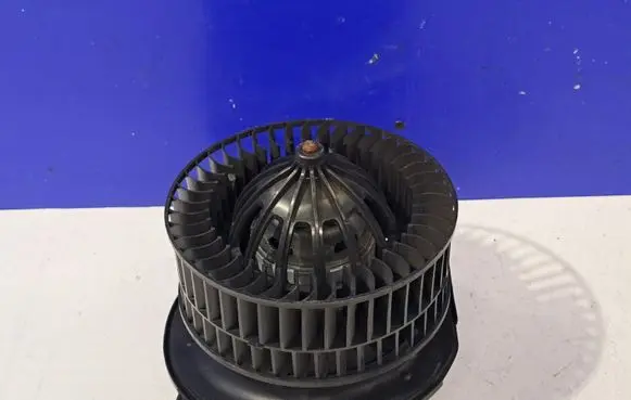 Mercedes-Benz CLS C219 Heater fan/blower C3379