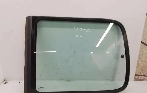 Peugeot Partner Rear side window 43R001100