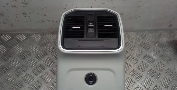 Porsche Macan (95B) Rear air vent grill 95B907049G