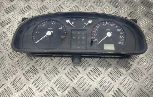 Renault Laguna II Speedometer (instrument cluster) 8200218863