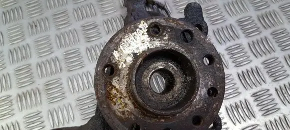 Opel Zafira B Front wheel hub