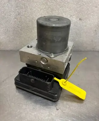 Volkswagen PASSAT B8 Master brake cylinder