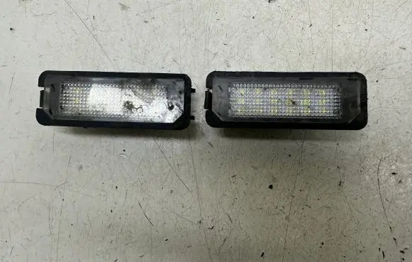 Volkswagen Golf V Number plate light