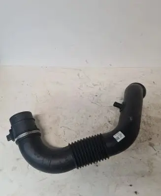 Iveco Daily 6th gen Turbo air intake inlet pipe/hose 5801317099