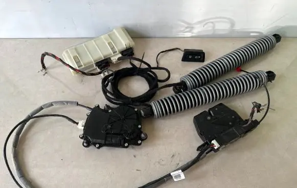 BMW 5 F10 F11 Tailgate hydraulic set 7284597