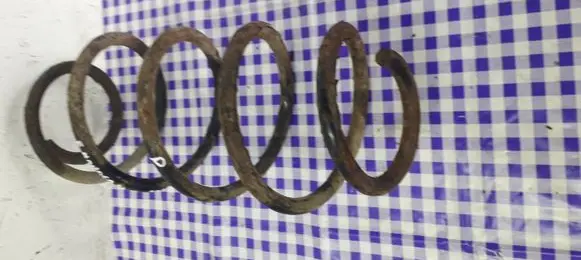 Ford Mondeo Mk III Front coil spring