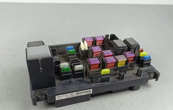 Subaru XV Fuse module MB200200B