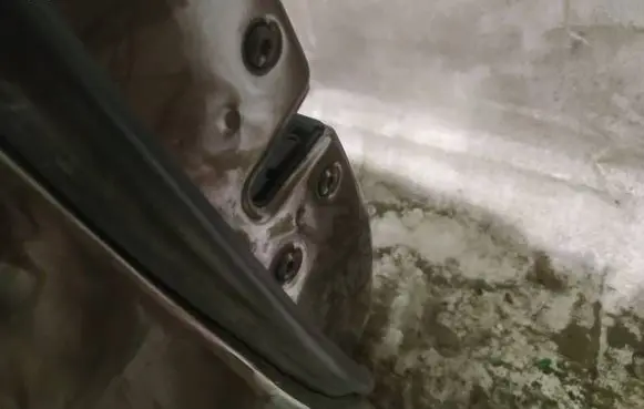 KIA Sportage Front door lock 