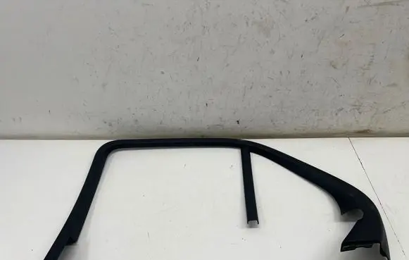 Mercedes-Benz GLE W167 Rear door glass trim molding A1677373400
