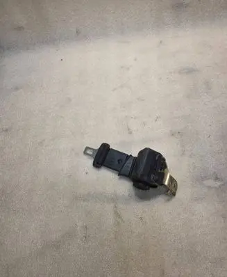 Middle seatbelt (rear)