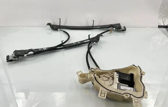 Seat Altea XL Front door window regulator with motor 1T0959701G