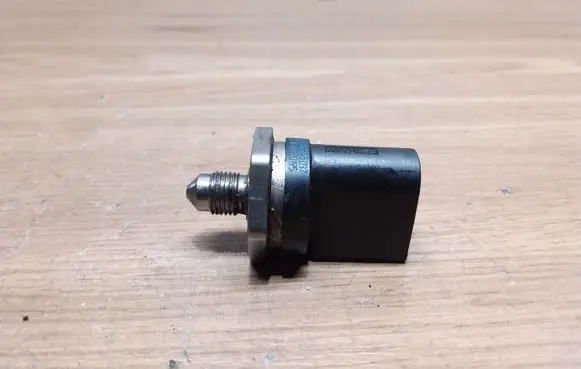 Fuel pressure sensor