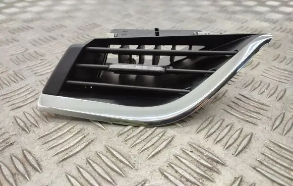 Skoda Octavia Mk4 Dashboard side air vent grill/cover trim 5E4819701B 5E4819701C