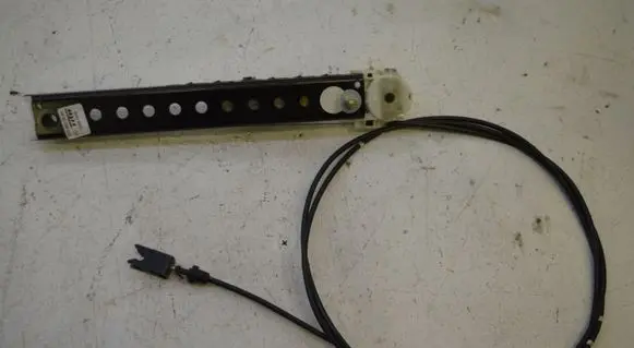 Mercedes-Benz S W220 Seat belt adjustment motor 2208600288
