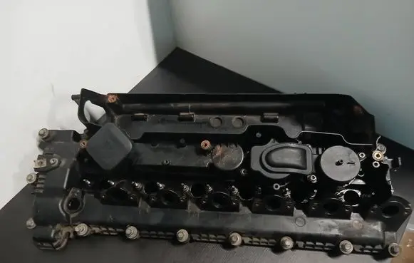 BMW 5 E39 Rocker cam cover 0928400458 7787980 224744